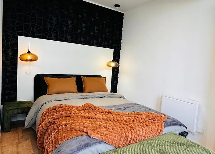 Διαμέρισμα 50m De La Et Toutes Commodites, Plein Centre Et Silencieux