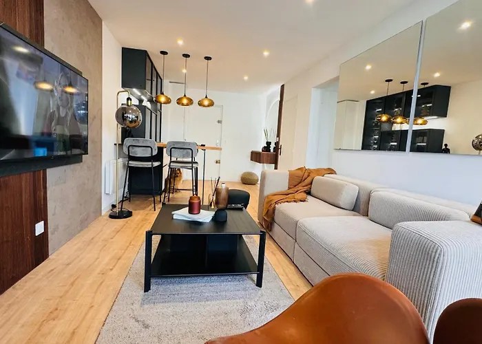 Διαμέρισμα 50m De La Et Toutes Commodites, Plein Centre Et Silencieux *