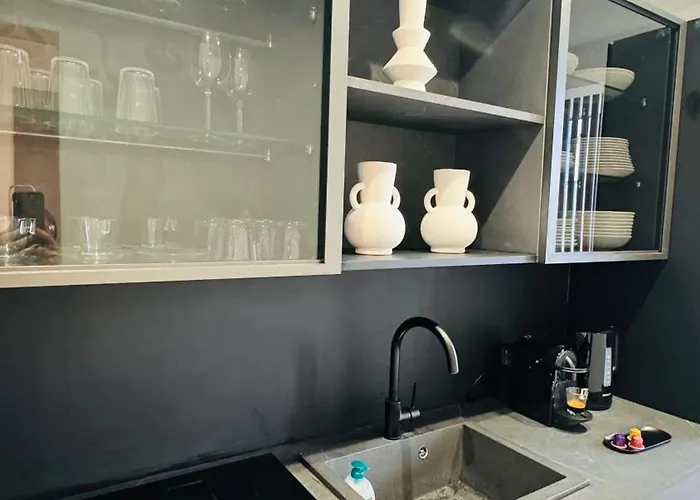 Διαμέρισμα 50m De La Et Toutes Commodites, Plein Centre Et Silencieux