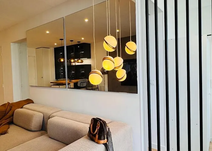 Διαμέρισμα 50m De La Et Toutes Commodites, Plein Centre Et Silencieux *